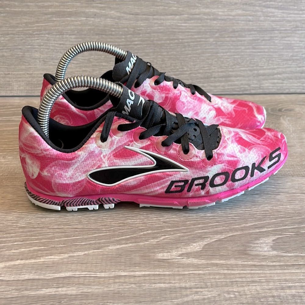 Brooks Mach 15 XC Spikes Women’s Size 6 Knockout Pink Black White - Picture 1 of 10